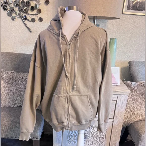 Brandy Melville Oversized Zip-Up Hoodie | Tan Neutral Fleece Lined Sweatshirt - Picture 3 of 7